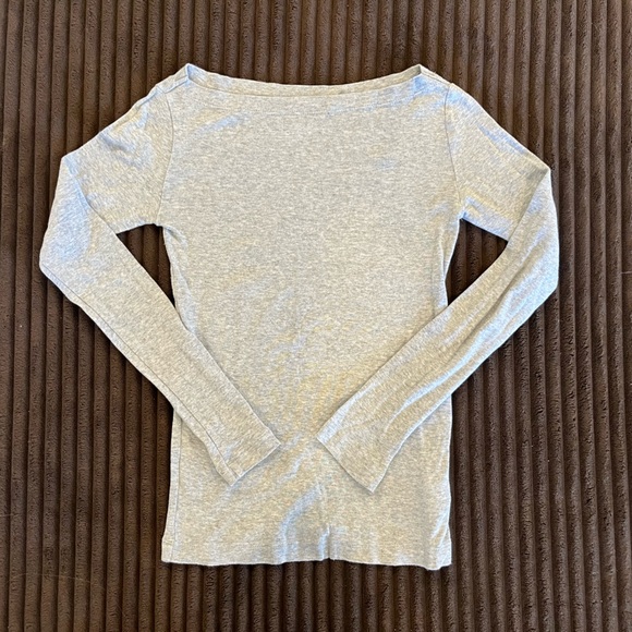 Fall 2015 Gap Shirts • New Mode Boat Neck • XS Women’s • Red Vamp & Gray - Picture 3 of 4